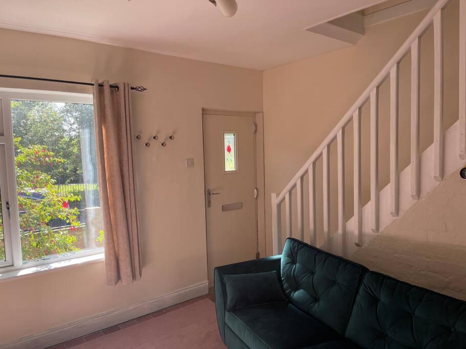 Lovely 2 Bedroom House Overlooking Park, Free Parking Belfast Exterior photo